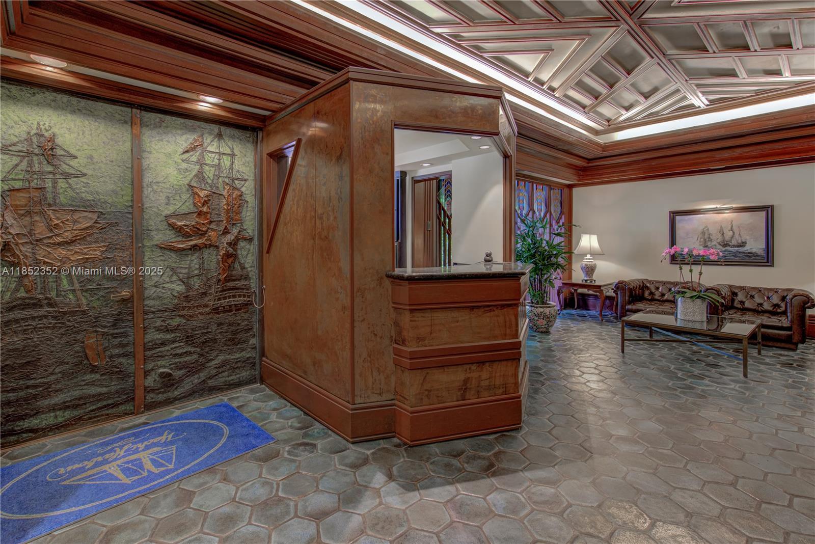 Building Photo - 2901 S Bayshore Dr