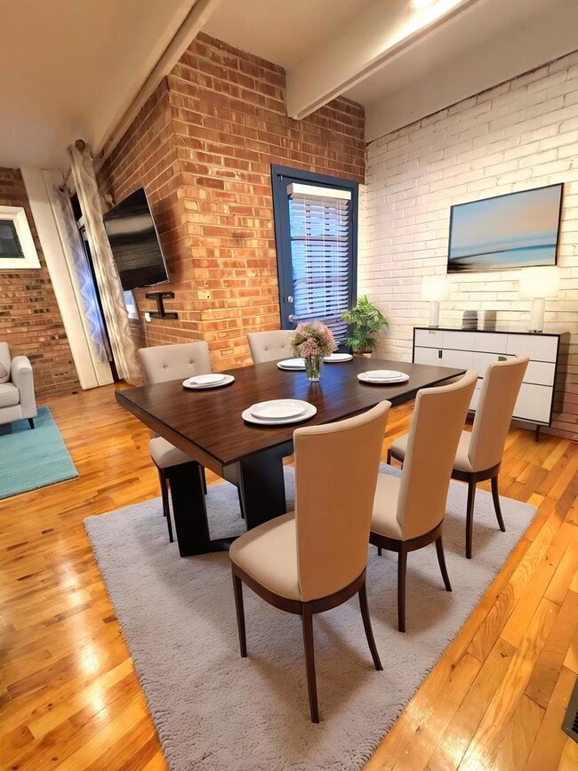 Building Photo - 1630 N Sedgwick St