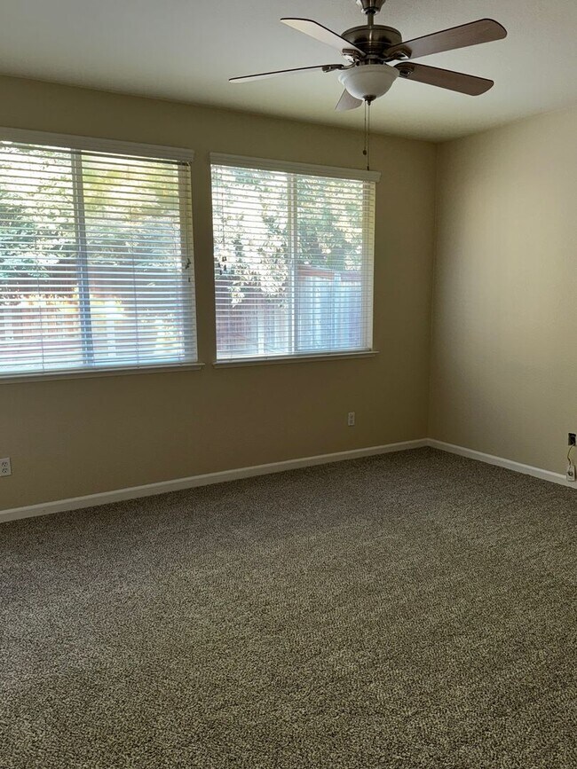 Building Photo - Ready To Move?