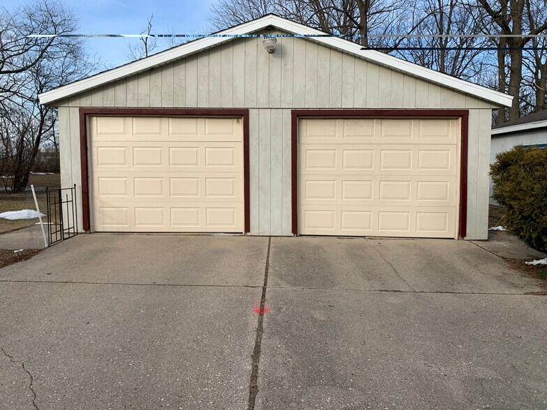 Building Photo - 4004 Bruns Ave