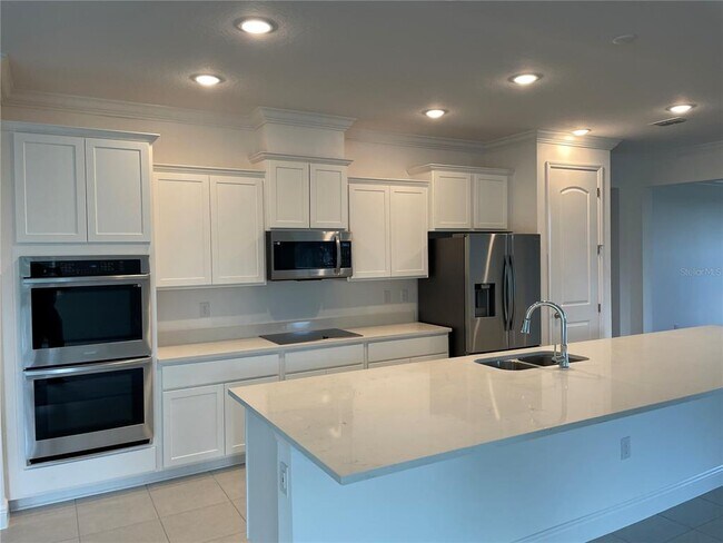 Building Photo - 10060 Dolphin Gull Cir