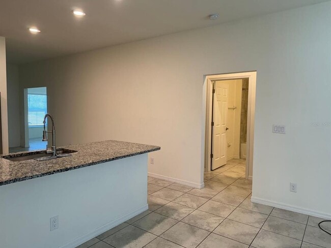 Building Photo - 167 Baytree Dr