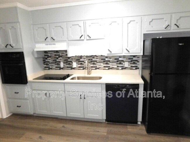 Building Photo - 4850 Lehigh Dr