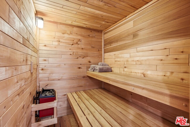 Building Photo - 13326 Maxella Ave