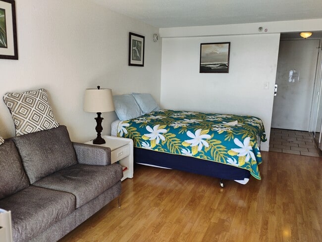 Primary Photo - 445 Seaside Ave