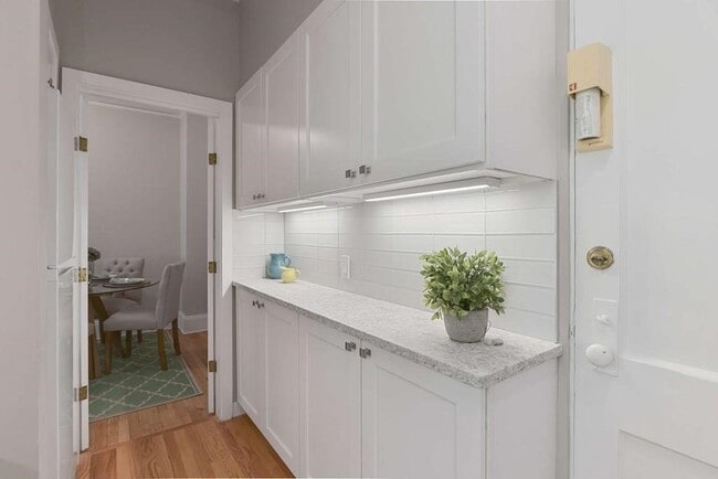 Building Photo - 205 Mt Auburn St