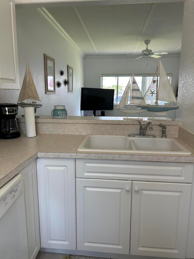 Building Photo - 441 Ocean Park Ln