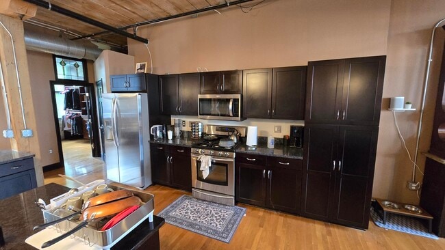 Building Photo - 602 S 9th St