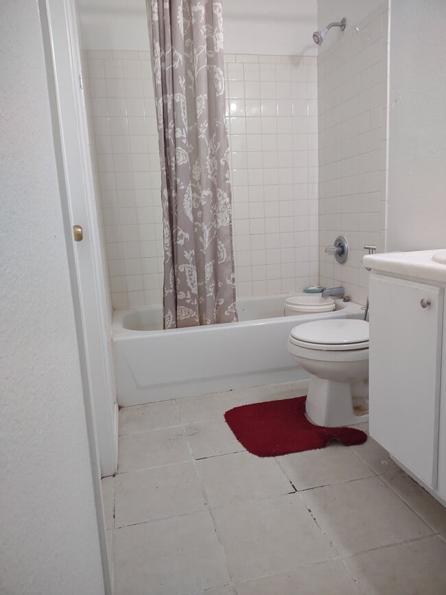 Building Photo - 19 Fannin Post