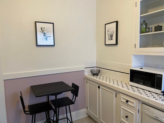 Building Photo - 1631 NW Everett St