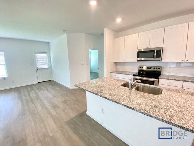 Building Photo - 2720 Coral Vly