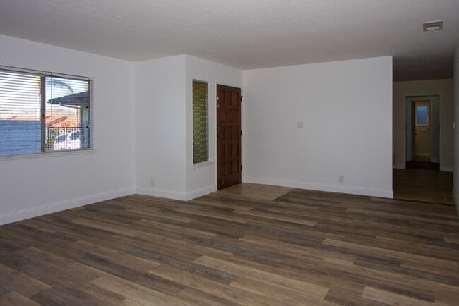 Building Photo - Bonsall Gem - Great Value with Pool/Spa, Available March 2026