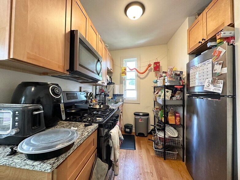 Primary Photo - 146 Webster Ave