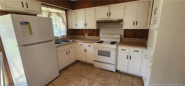 Building Photo - 6417 Morganton Rd