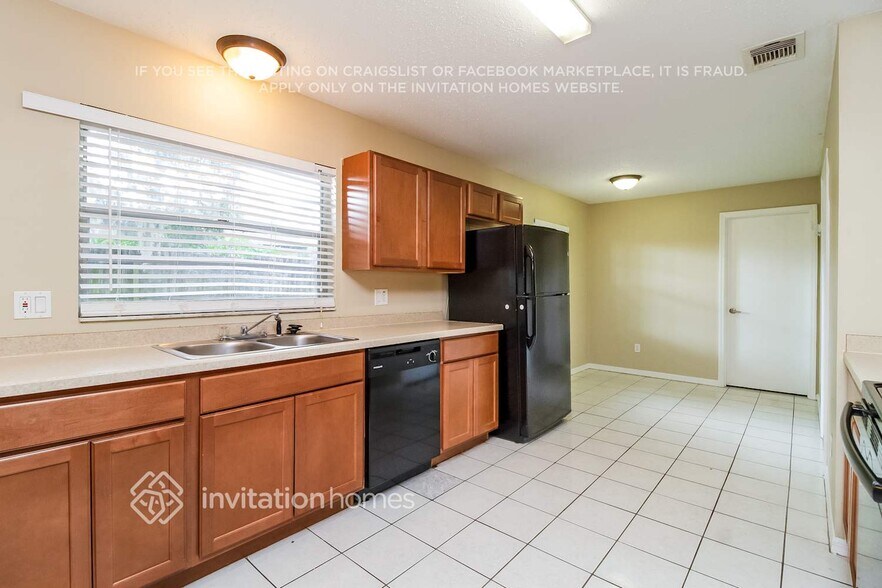 Building Photo - 850 Big Buck Cir