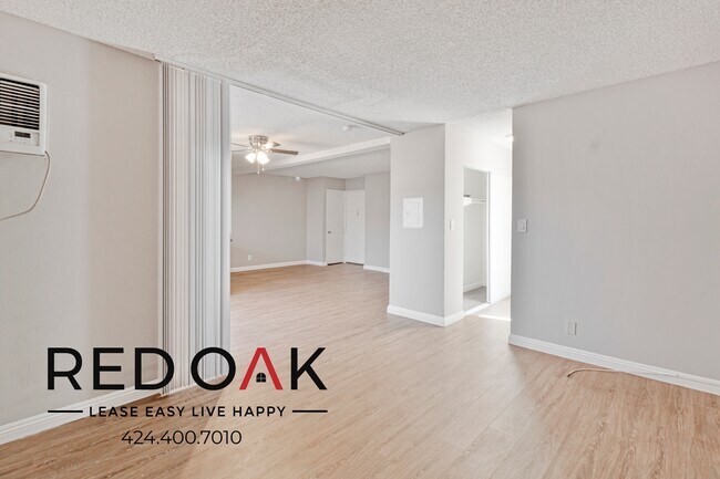 Building Photo - 8614 Woodley Ave