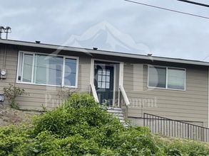 Building Photo - 1054 Callahan Dr