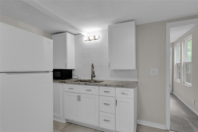 Building Photo - 5623#1 Barremore St