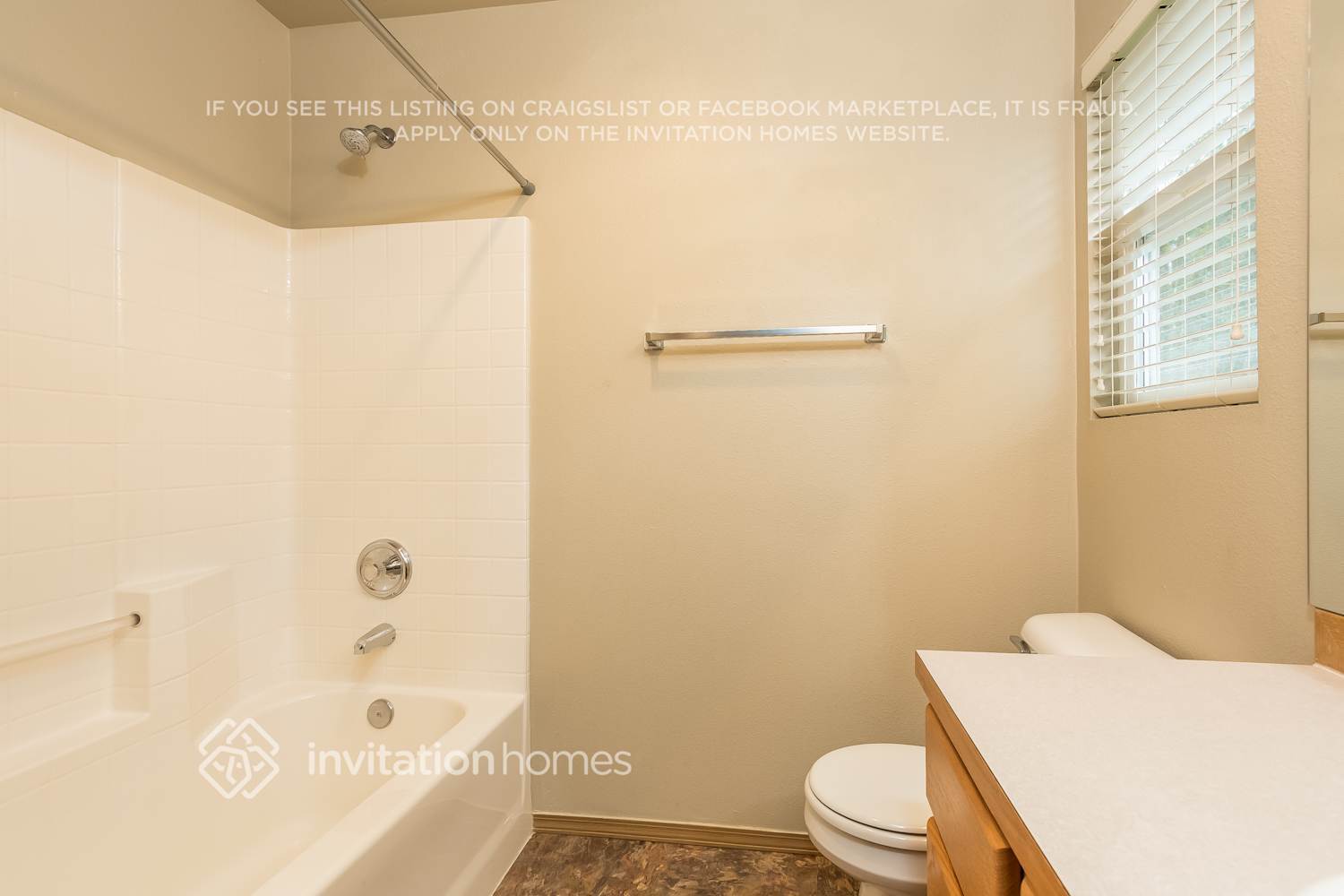 Building Photo - 7400 46th Pl NE