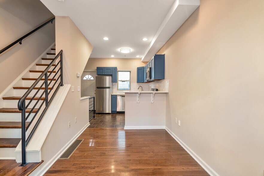 Building Photo - 1310 S Opal St