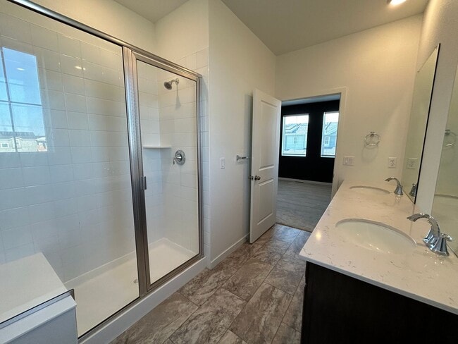 Building Photo - Beautiful New Build in the Heart of Timnat...