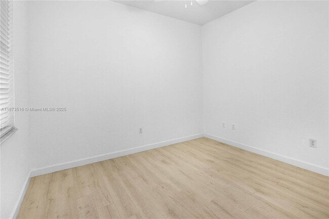 Building Photo - 7955 NW 128th Ln