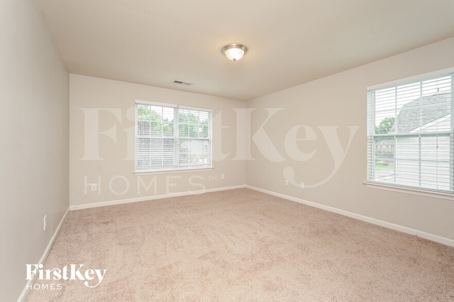 Building Photo - 3283 Grandview Club Rd