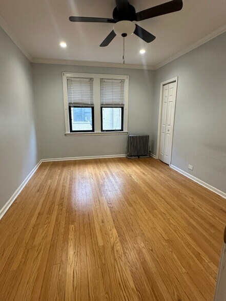 Building Photo - 5657 N Spaulding Ave