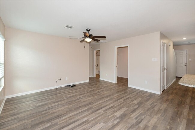 Building Photo - 15621 Briar Forest Dr