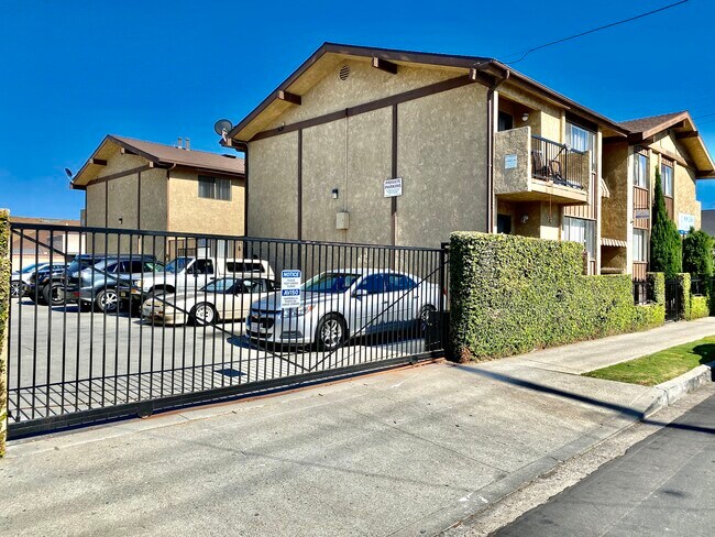 Building Photo - 1240 S Centre St