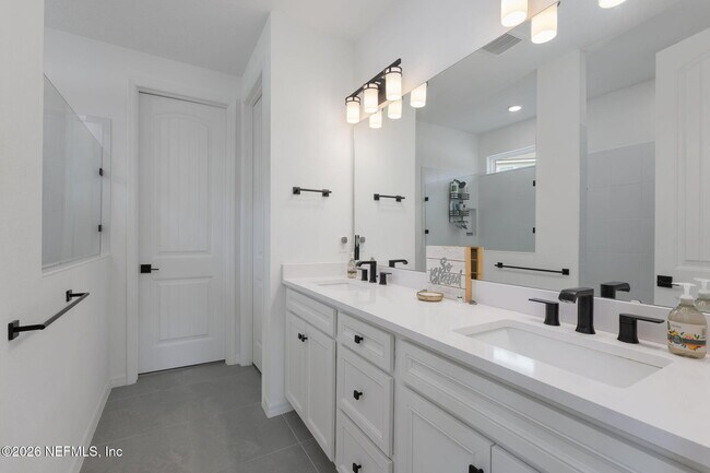 Building Photo - 12464 Clapboard Blf Trl