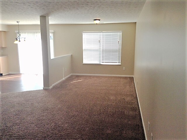 Building Photo - 241 Lakeview Dr