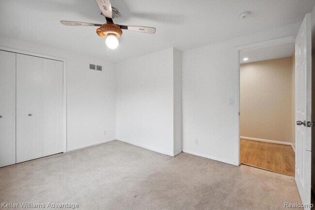 Building Photo - 19263 Sunset St