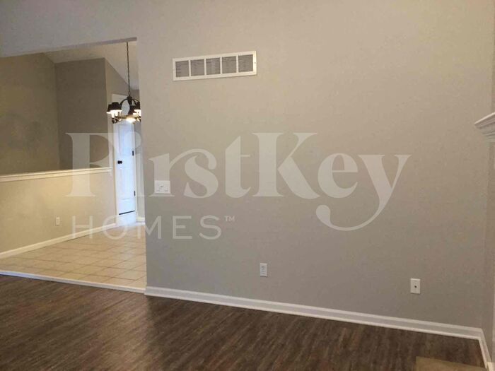 Building Photo - 1707 Brent Ln