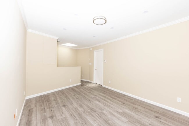 Building Photo - OPEN HOUSE: Tuesday (7/8)  6:00pm-6:30pm. ...