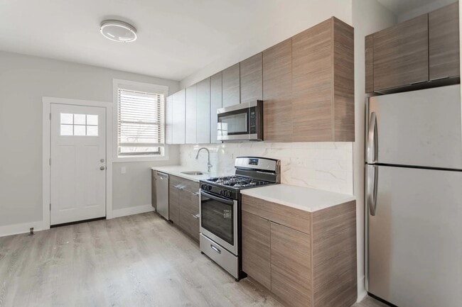 Building Photo - 6143 S Dorchester Ave