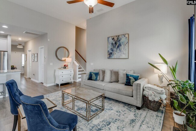 Building Photo - 1453 Ardennes Dr