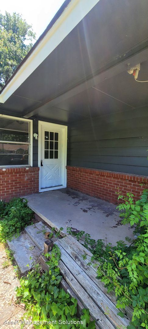 Building Photo - 4 br, 1 bath House - 6714 NW 31st St.