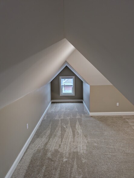 3rd bedroom - 319 Howard St