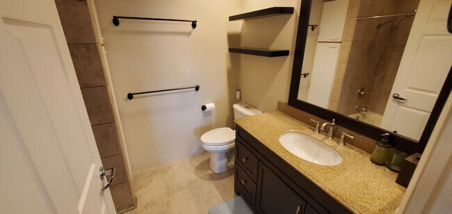 Building Photo - 91-1058 KEKUILANI LOOP, Unit J/908