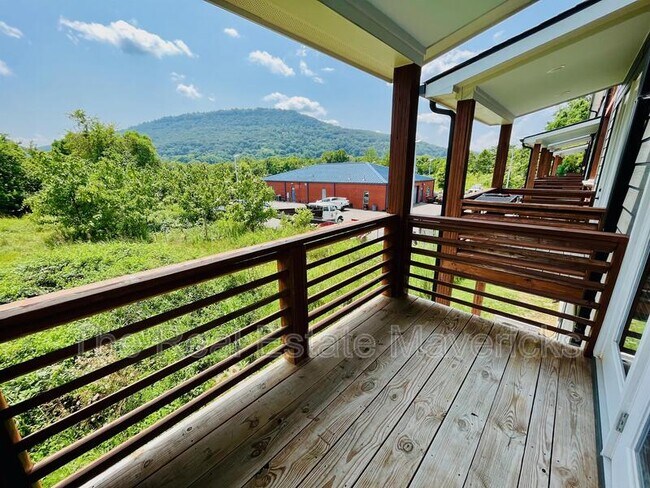 Building Photo - 1450 Stockyard Pl