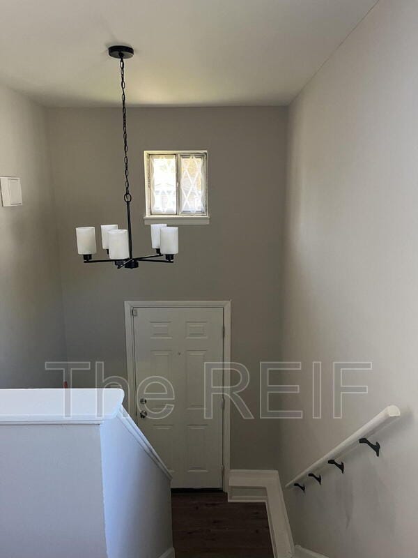 Building Photo - 5520 Bermuda Ln