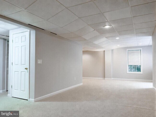 Building Photo - 23118 Silverberry Way