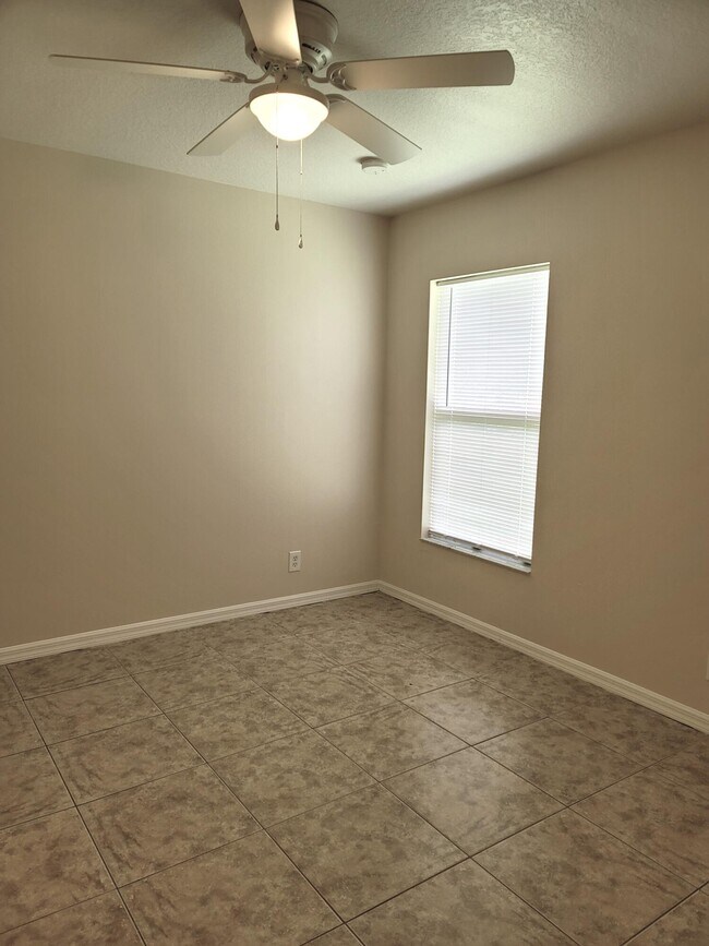 Building Photo - 3438 SW San Benito St