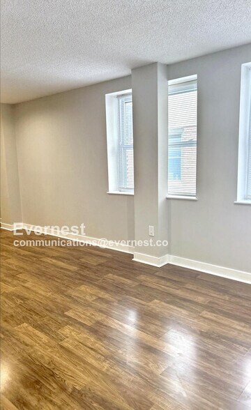 Building Photo - 315 N Spruce St