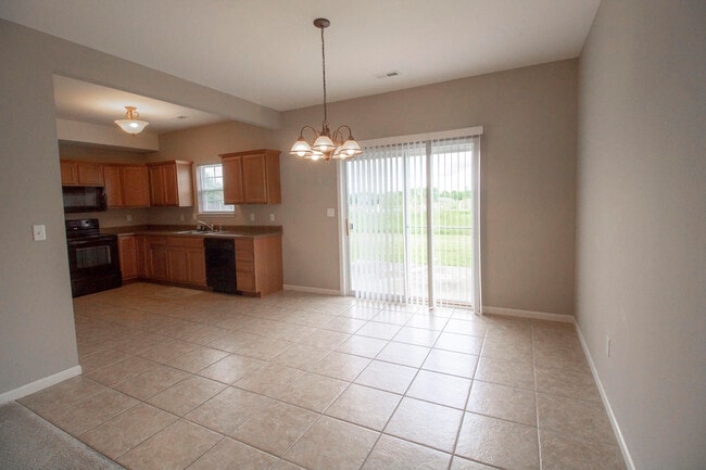 Building Photo - 5000 Derby Ridge Dr