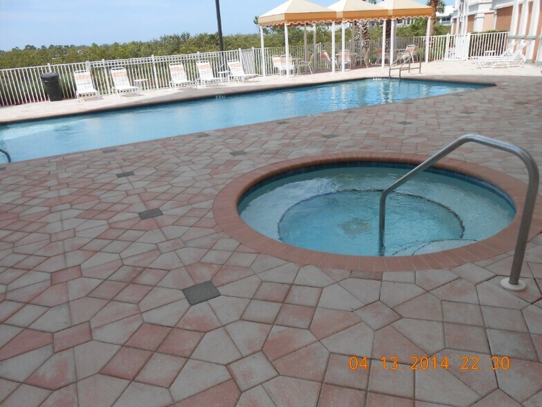 Building Photo - 4516 Seagull Dr