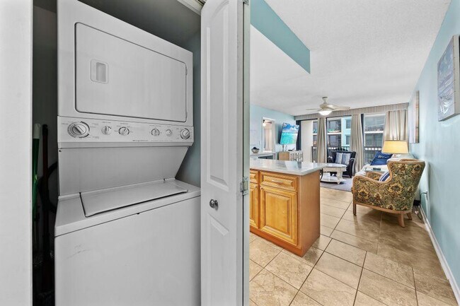 Building Photo - 111 W Beach Blvd