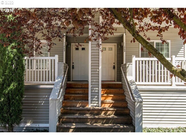 Building Photo - HOME FOR THE HOLIDAYS - Remainder of 2025 Rent FREE* - Newly Updated Two Bedroom Townhome with Ne...