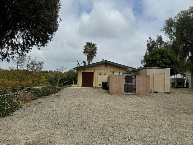 Building Photo - Charming 2-Bedroom Duplex on a Tranquil Ho...